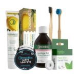 Whitening Set - Избелващ Комплект комбинира био сертифицирани натурални масла, екстракти и активни съставки, които подпомагат избелването на зъбите и се грижат за цялостното здраве на устната кухина oт biobabycare.bg